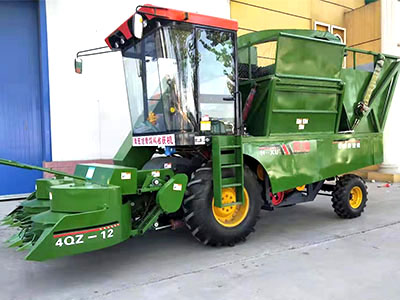 玉米收獲機(jī)